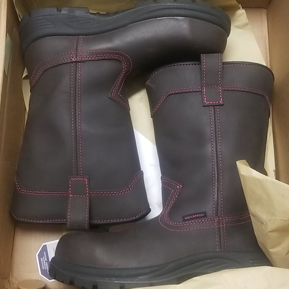 Steel toe boots
